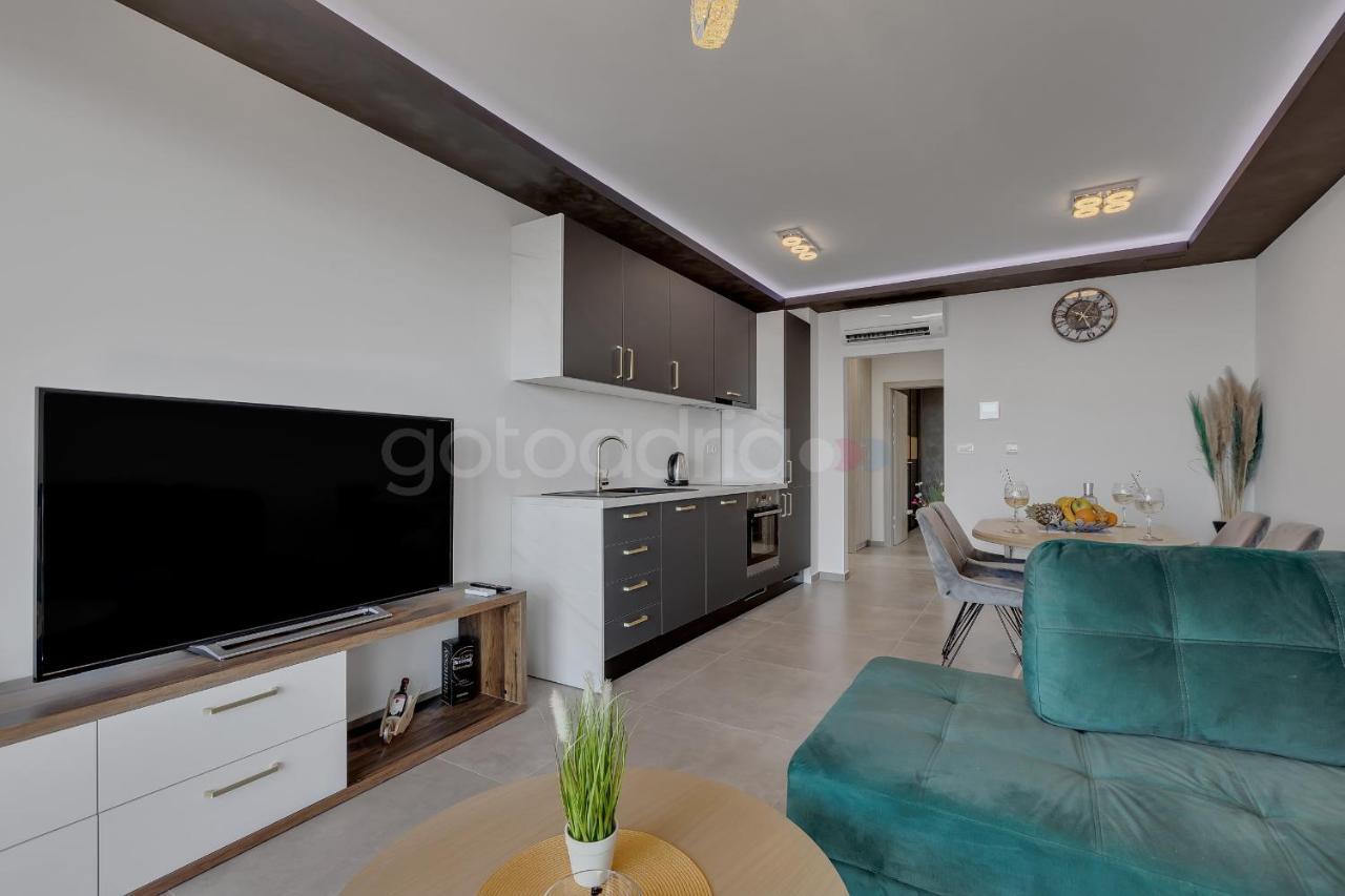 Luxury Seaview Apt Luki - Free Parking Makarska Buitenkant foto